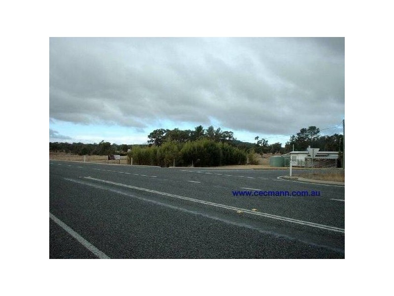 2 New England Highway, Severnlea QLD 4352