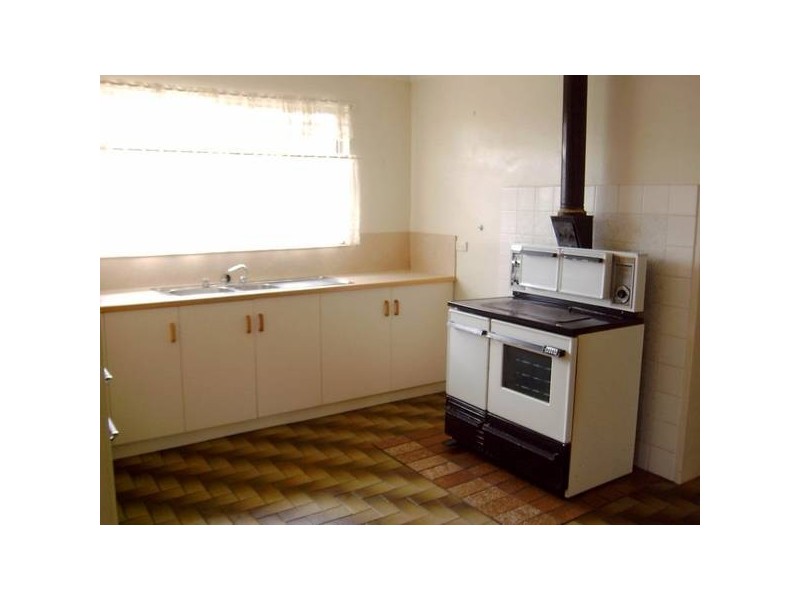 58 College Rd, Stanthorpe QLD 4380