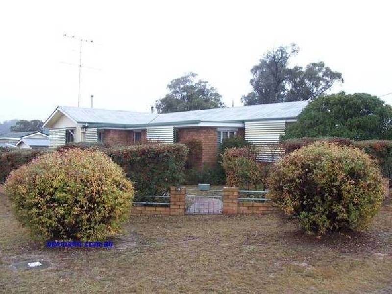 Gleeson St, Stanthorpe QLD 4380