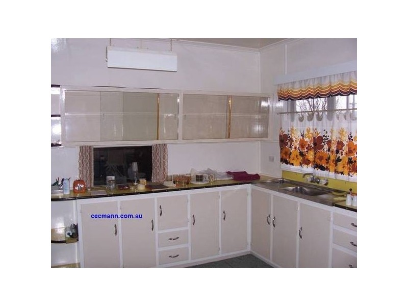Gleeson St, Stanthorpe QLD 4380