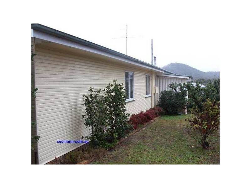 Gleeson St, Stanthorpe QLD 4380