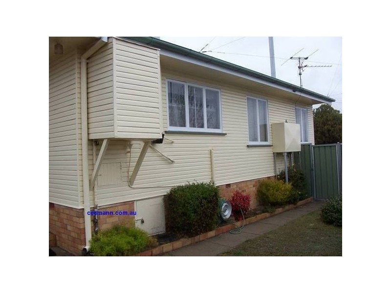 Gleeson St, Stanthorpe QLD 4380