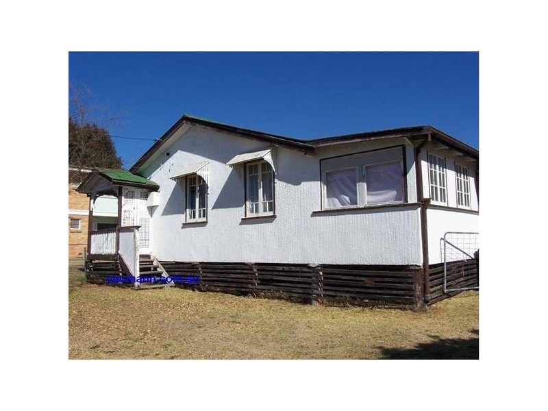 16 Archibald Street, Stanthorpe QLD 4380