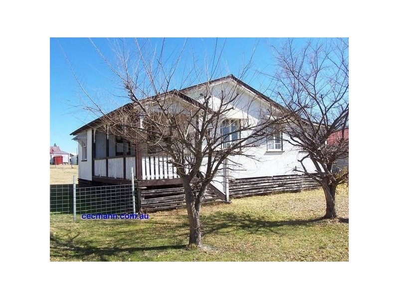 16 Archibald Street, Stanthorpe QLD 4380