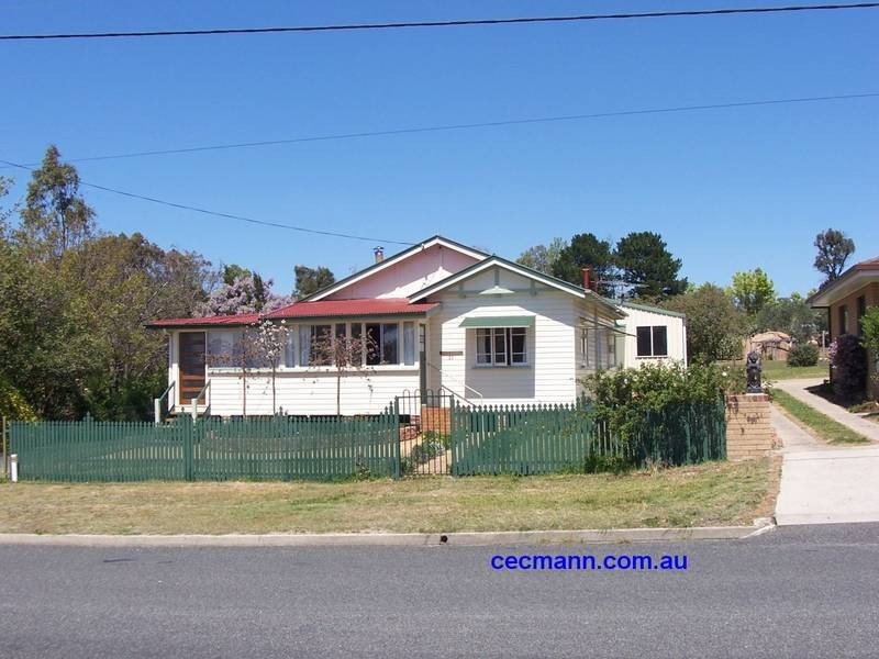 23 COLLEGE ROAD, Stanthorpe QLD 4380