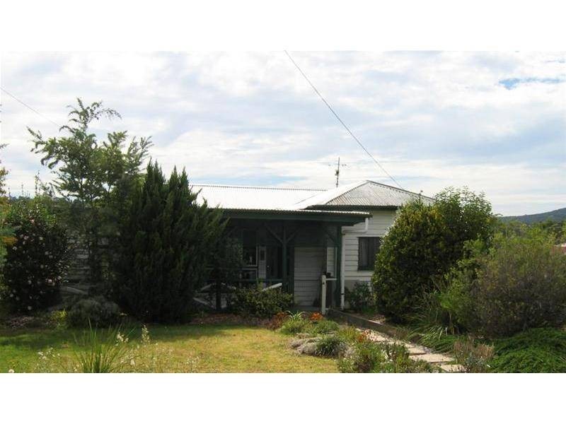 92 Sugarloaf Road, Stanthorpe QLD 4380