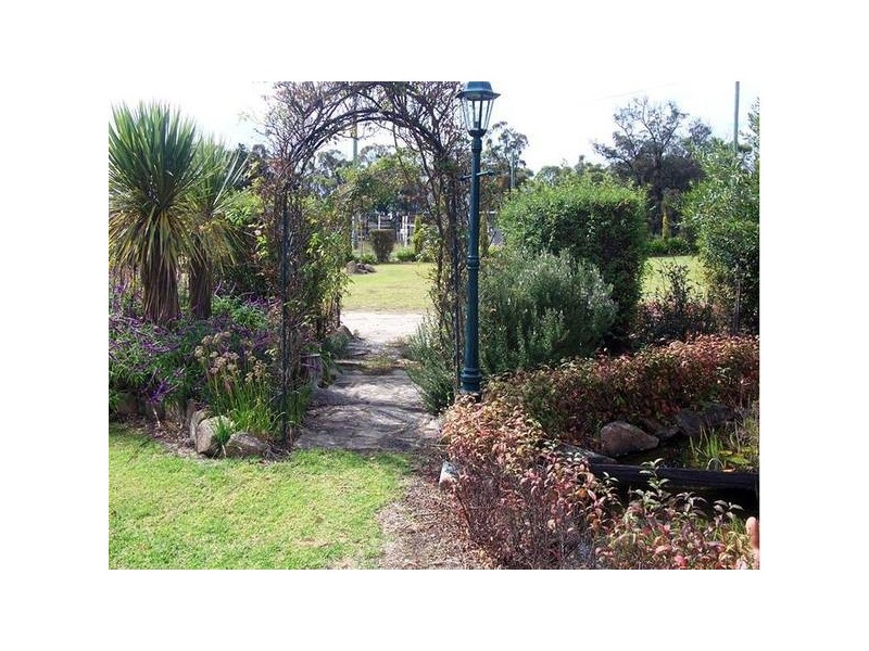 91 Granite Belt Drive, The Summit QLD 4377