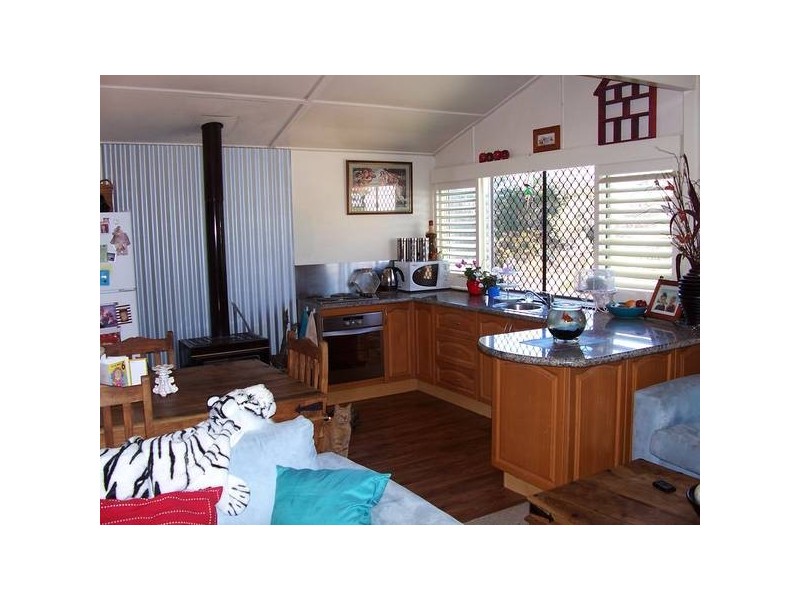 14 Catherine St, Stanthorpe QLD 4380