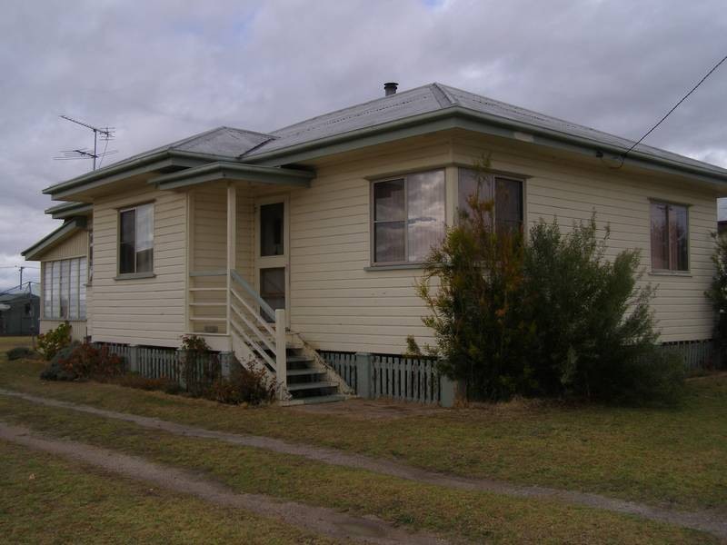 11 Stanton St, Stanthorpe QLD 4380