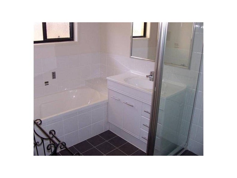 10 Anzac Avenue, Stanthorpe QLD 4380