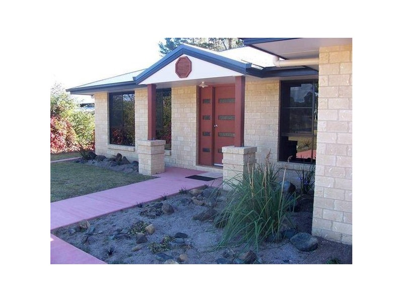 10 Anzac Avenue, Stanthorpe QLD 4380