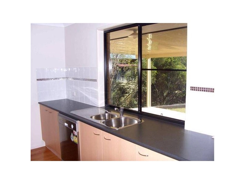 10 Anzac Avenue, Stanthorpe QLD 4380