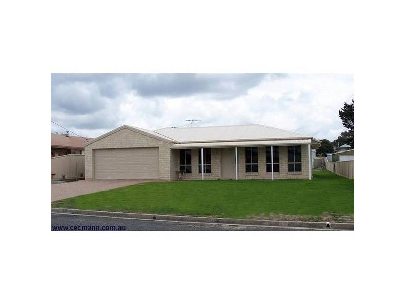 8 Smythe Street, Stanthorpe QLD 4380