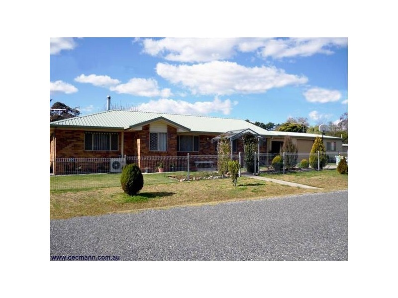 19 Pine Crescent, Stanthorpe QLD 4380