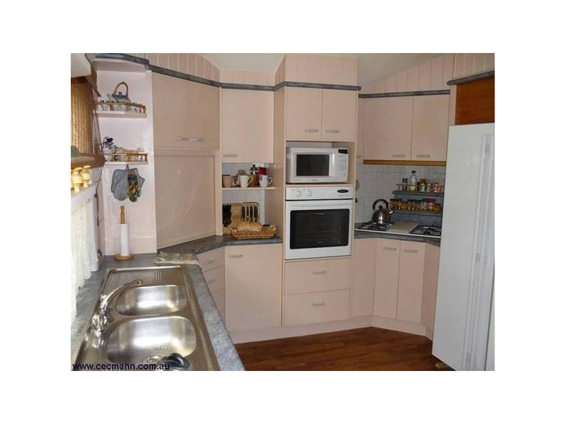 4 Hardy Street, Stanthorpe QLD 4380