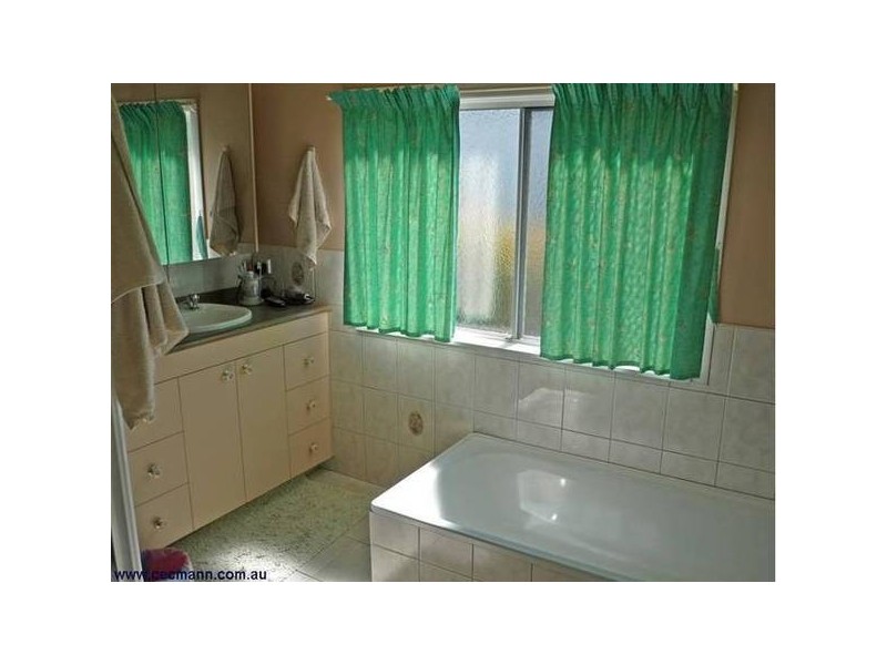 4 Hardy Street, Stanthorpe QLD 4380