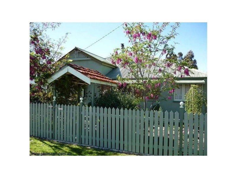 4 Hardy Street, Stanthorpe QLD 4380