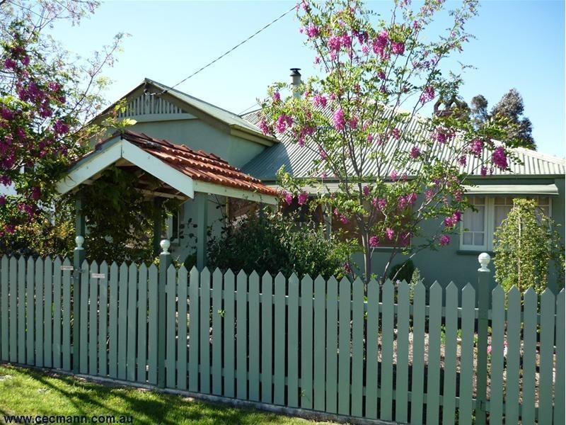 4 Hardy Street, Stanthorpe QLD 4380