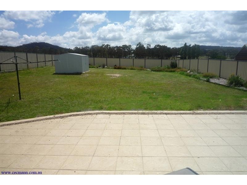 13 Fairway Crescent, Stanthorpe QLD 4380