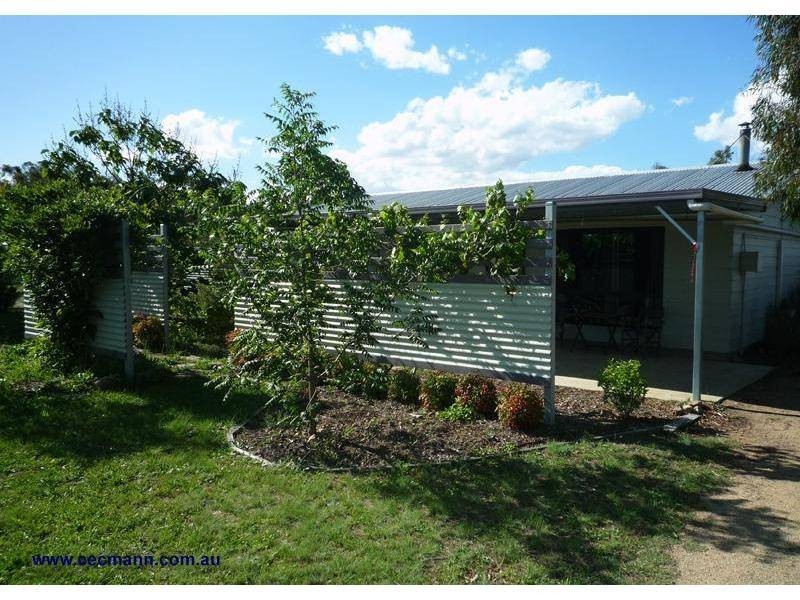 14 Wallace Court, Glen Aplin QLD 4381