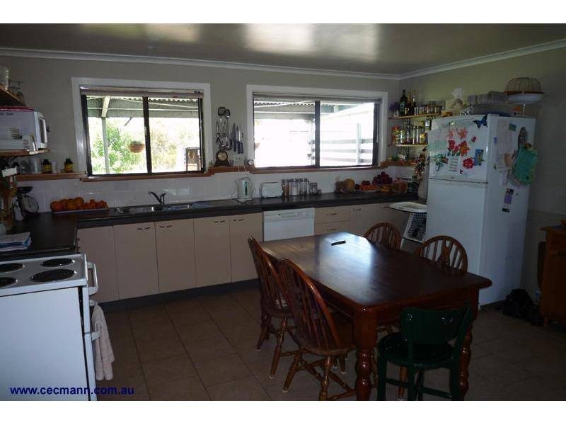 14 Wallace Court, Glen Aplin QLD 4381