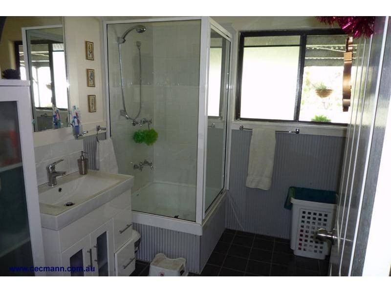 14 Wallace Court, Glen Aplin QLD 4381