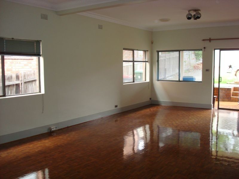 40 Pembroke Avenue, Earlwood NSW 2206