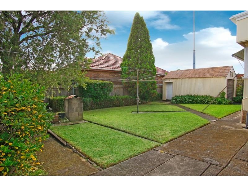 2 Calbina Road, Earlwood NSW 2206