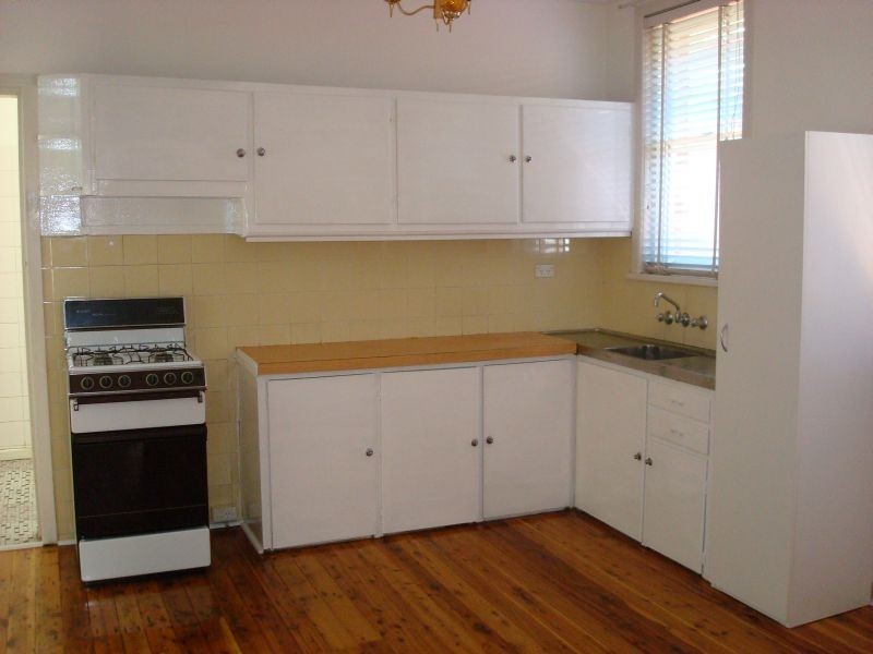 11 Dunkirk Avenue, Kingsgrove NSW 2208