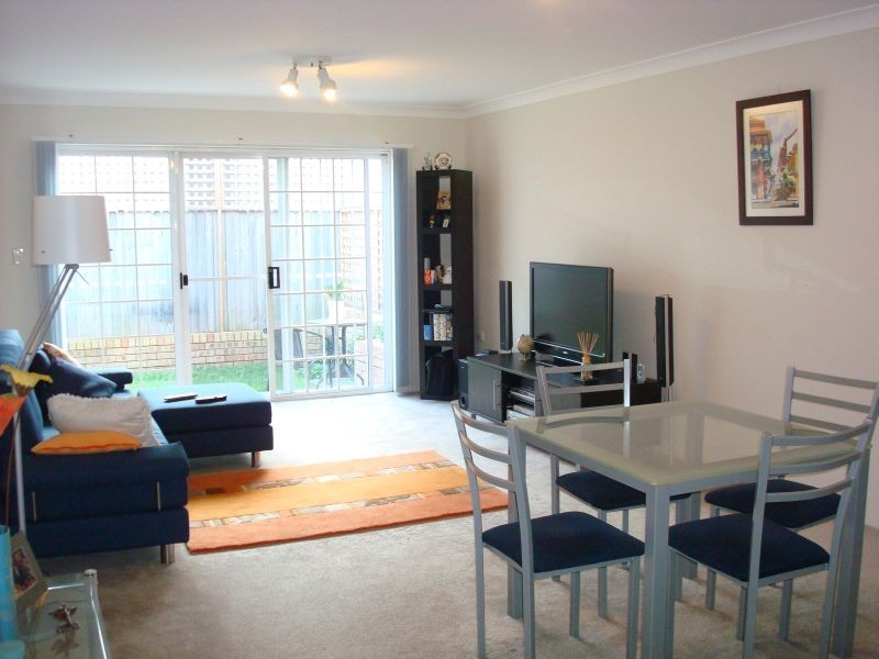 2/121 Riverview Road, Earlwood NSW 2206