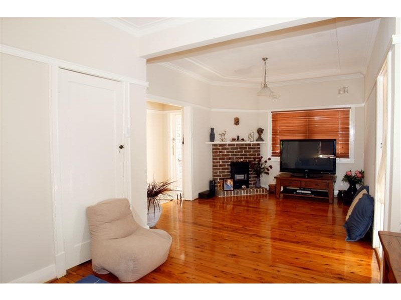 28 Hocking Avenue, Earlwood NSW 2206