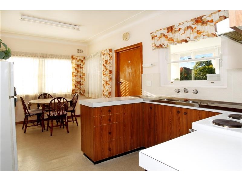 1 Carrisbrook Avenue, Bexley North NSW 2207