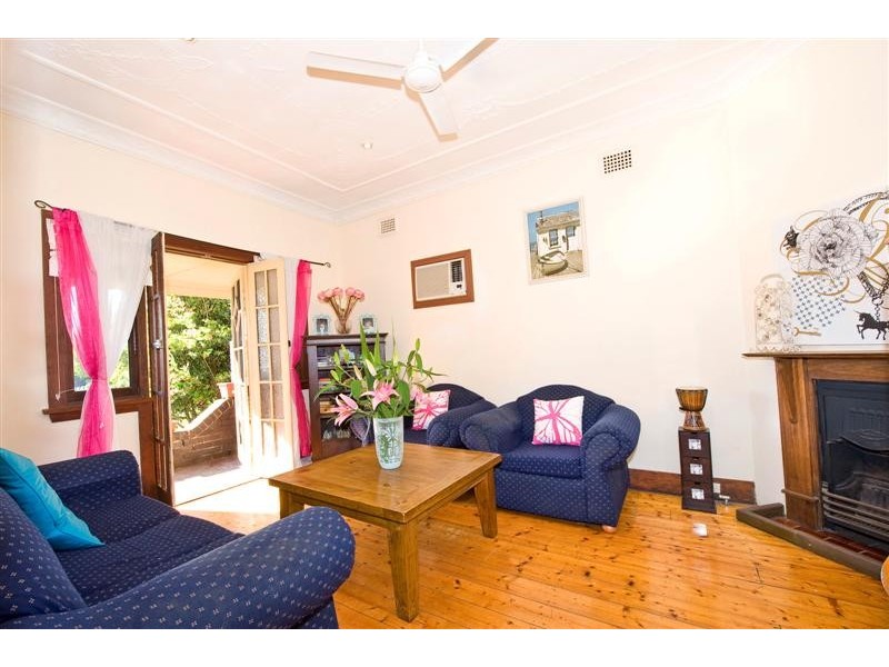 10 Singleton Street, Earlwood NSW 2206