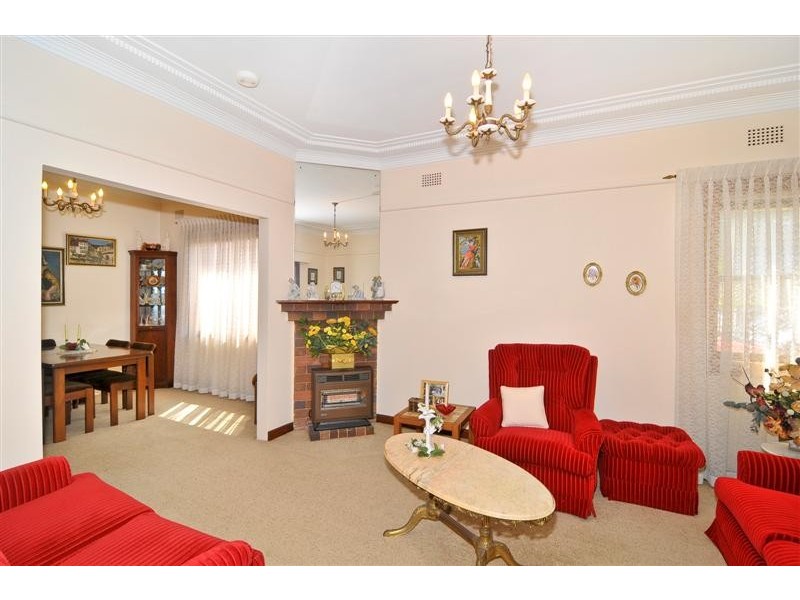 6 Calbina Road, Earlwood NSW 2206