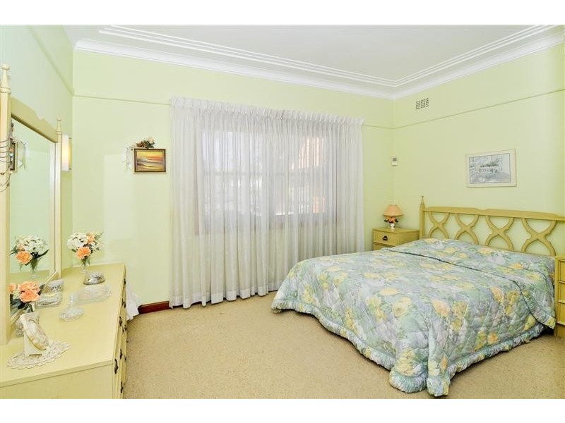 6 Calbina Road, Earlwood NSW 2206