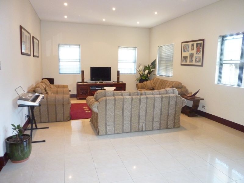 27 Marana Road, Earlwood NSW 2206