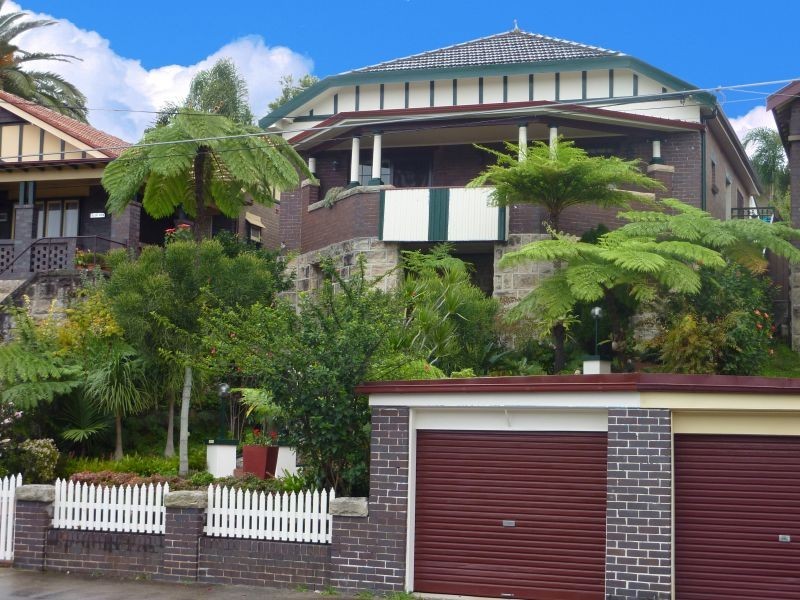 11 Hocking Avenue, Earlwood NSW 2206