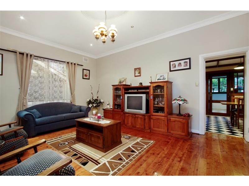 11 Hocking Avenue, Earlwood NSW 2206