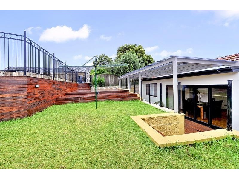 7 Leonard Crescent, Earlwood NSW 2206
