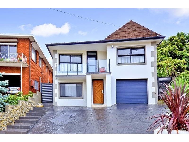 7 Leonard Crescent, Earlwood NSW 2206