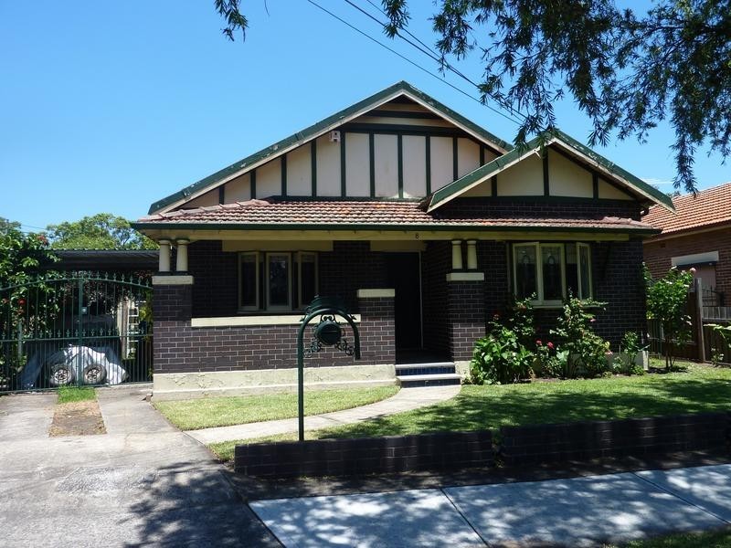 8 Permanent Avenue, Earlwood NSW 2206
