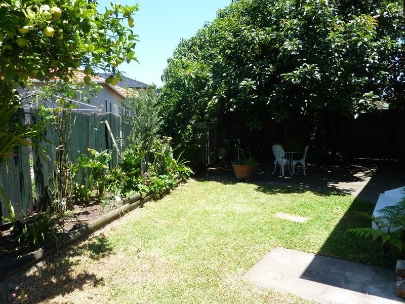 8 Permanent Avenue, Earlwood NSW 2206