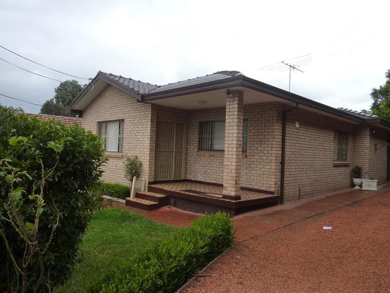 1 Hilltop Avenue, Kingsgrove NSW 2208