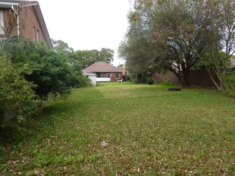 32 Olive Street, Kingsgrove NSW 2208