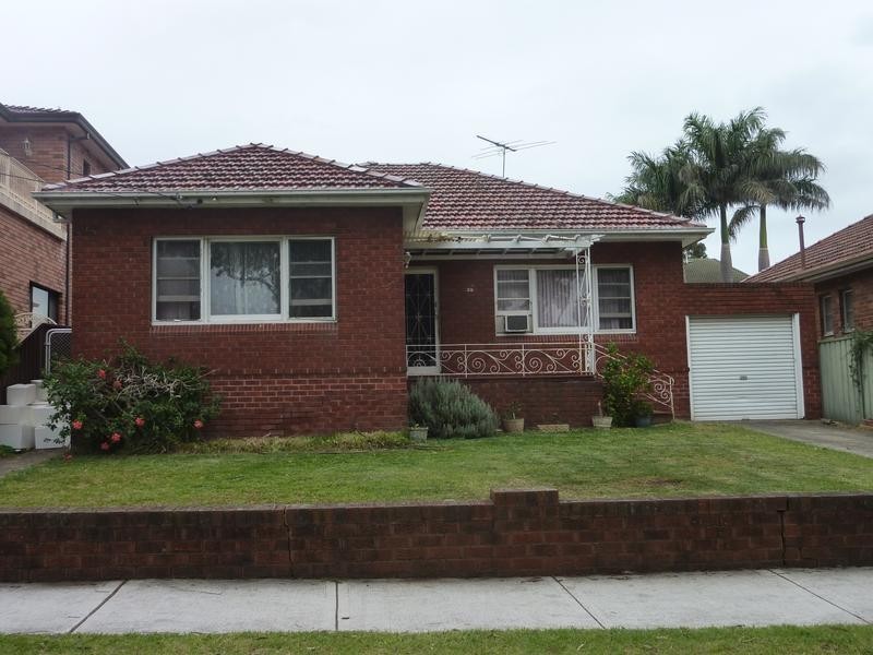32 Olive Street, Kingsgrove NSW 2208