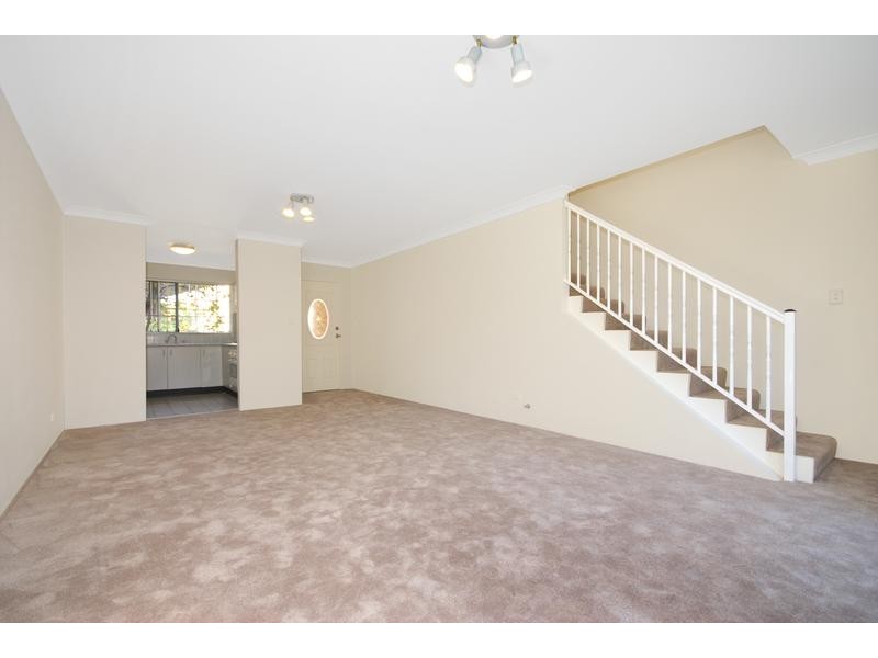 2/121 Riverview Road, Earlwood NSW 2206