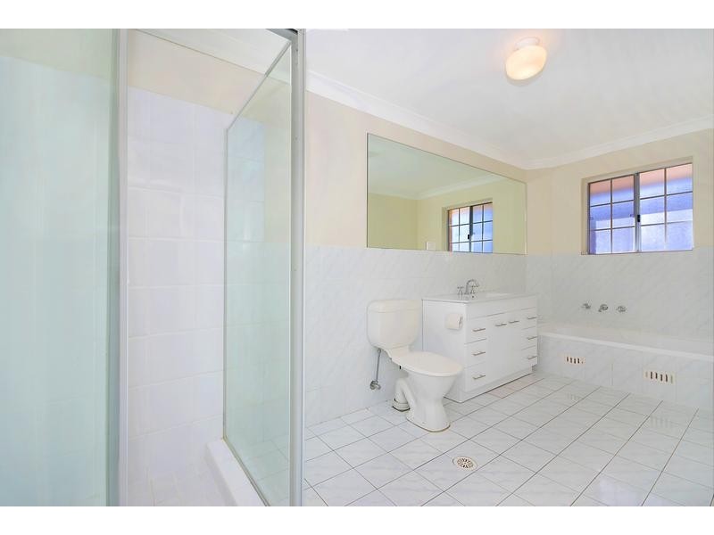 2/121 Riverview Road, Earlwood NSW 2206