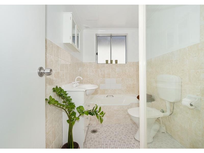 8/14 Northcote Street, Canterbury NSW 2193