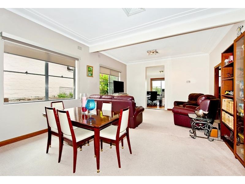36 Undercliffe Road, Earlwood NSW 2206