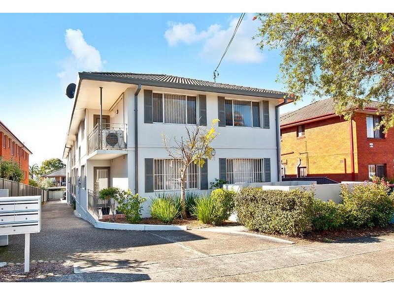 8/16 Northcote Street, Canterbury NSW 2193
